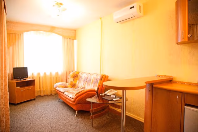 SUITE THREE BEDROOMS