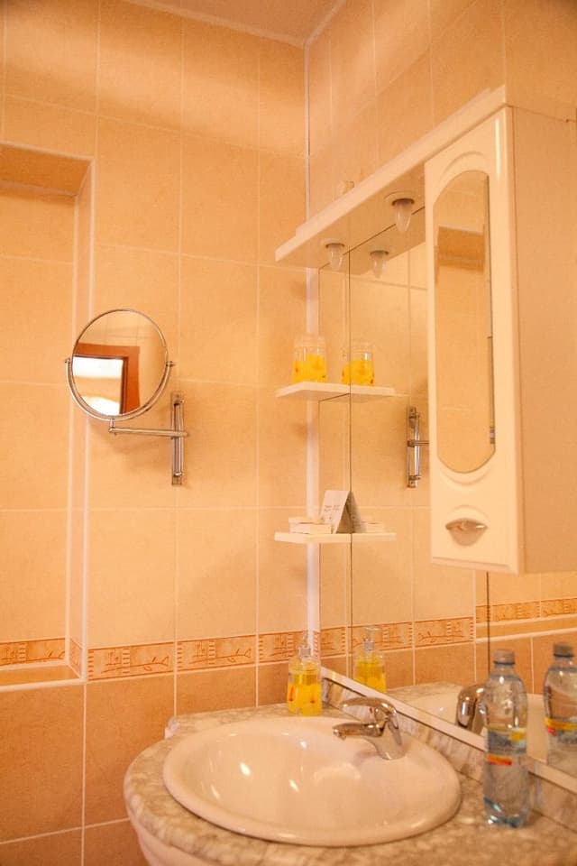 SUITE THREE BEDROOMS