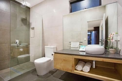 Eight-Bedroom Holiday Home