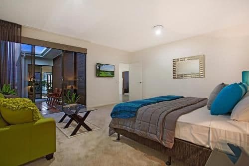 Eight-Bedroom Holiday Home