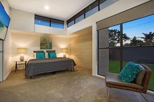 Eight-Bedroom Holiday Home