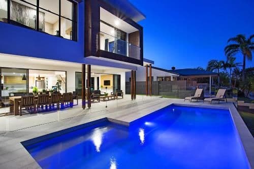 Eight-Bedroom Holiday Home