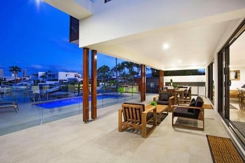 Eight-Bedroom Holiday Home