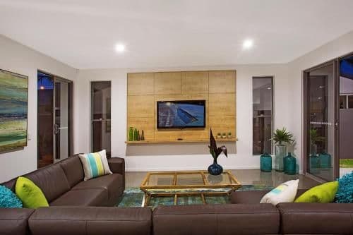 Eight-Bedroom Holiday Home