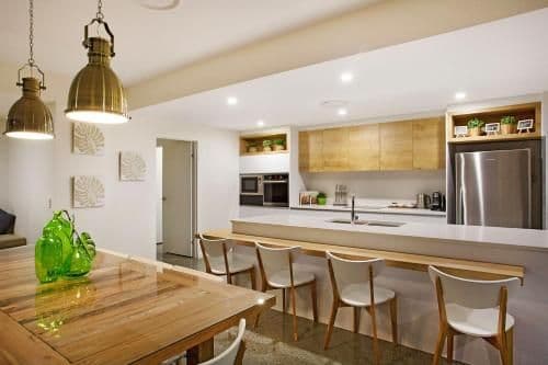Eight-Bedroom Holiday Home