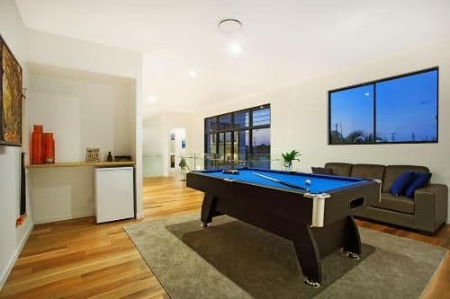 Eight-Bedroom Holiday Home