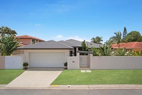 Five-Bedroom Holiday Home