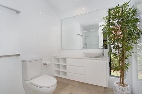 Five-Bedroom Holiday Home