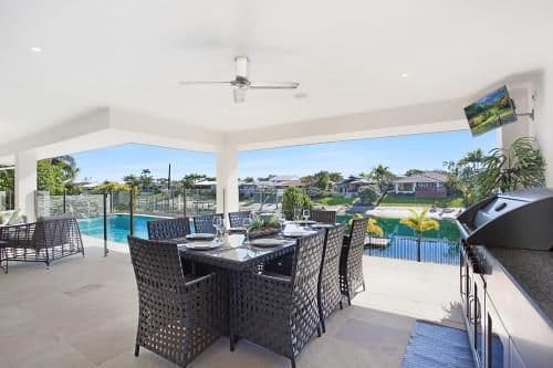 Five-Bedroom Holiday Home