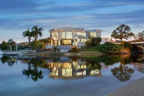Five-Bedroom Holiday Home