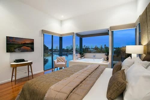 Five-Bedroom Holiday Home