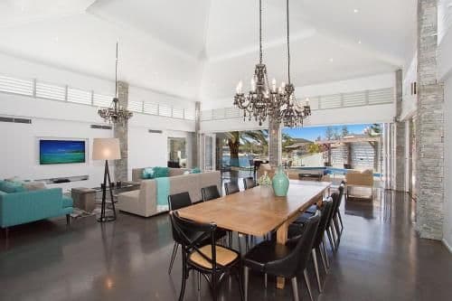 Seven-Bedroom Holiday Home
