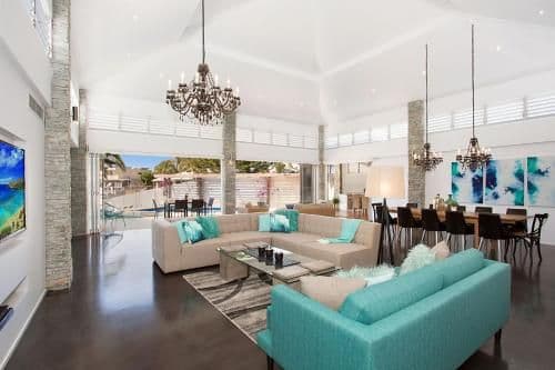 Seven-Bedroom Holiday Home