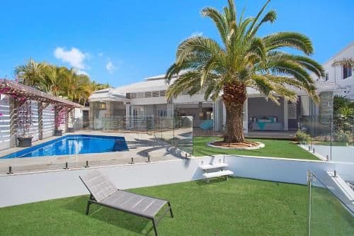 Seven-Bedroom Holiday Home