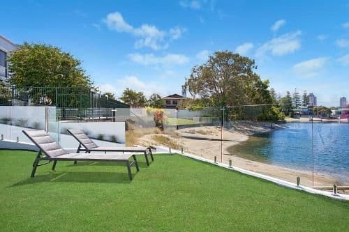 Seven-Bedroom Holiday Home