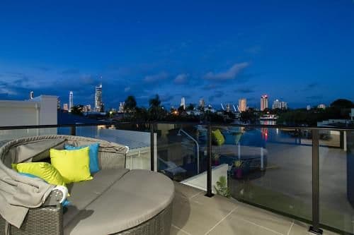 Eight-Bedroom Holiday Home