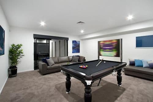 Eight-Bedroom Holiday Home