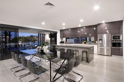 Eight-Bedroom Holiday Home