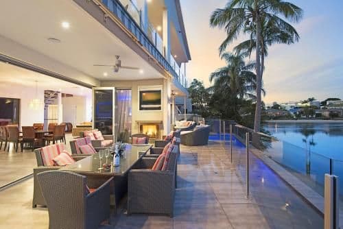 Seven-Bedroom Holiday Home