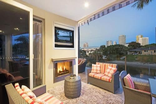 Seven-Bedroom Holiday Home