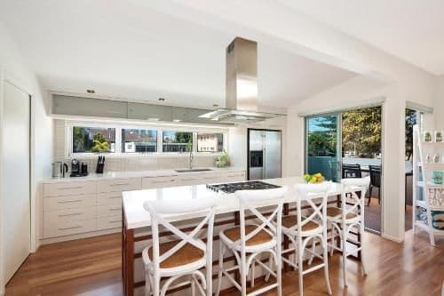 Seven-Bedroom Holiday Home
