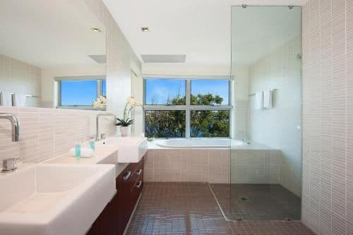 Seven-Bedroom Holiday Home