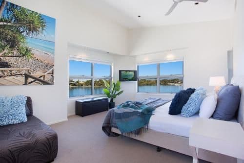 Seven-Bedroom Holiday Home