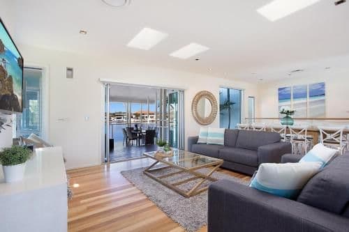 Seven-Bedroom Holiday Home