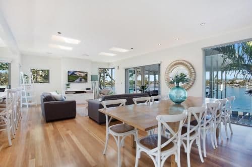 Seven-Bedroom Holiday Home