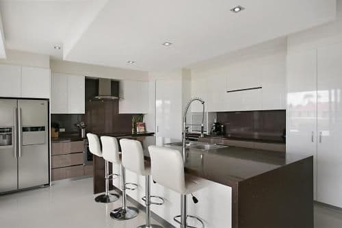 Eight-Bedroom Holiday Home