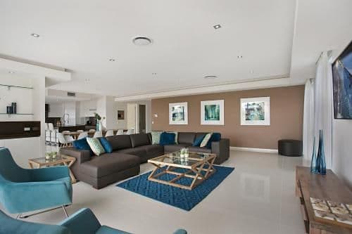 Eight-Bedroom Holiday Home