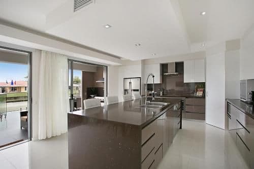 Eight-Bedroom Holiday Home