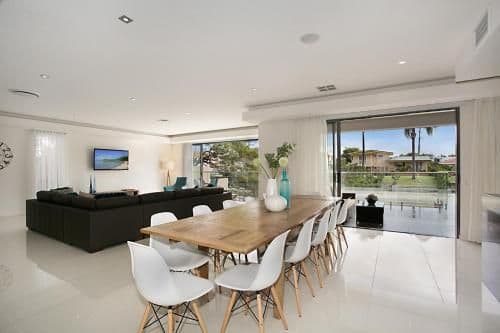 Eight-Bedroom Holiday Home