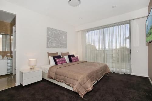 Eight-Bedroom Holiday Home