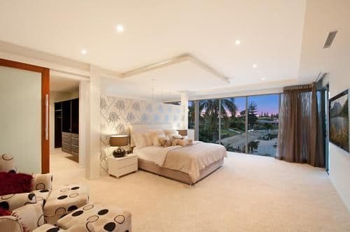 Seven-Bedroom Holiday Home