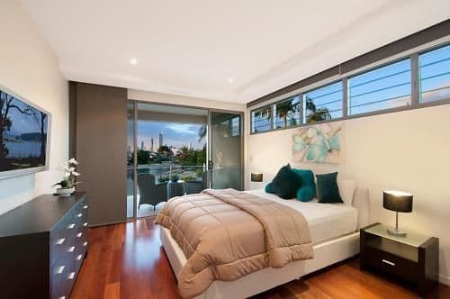 Seven-Bedroom Holiday Home