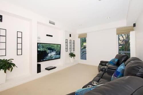 Five-Bedroom Holiday Home
