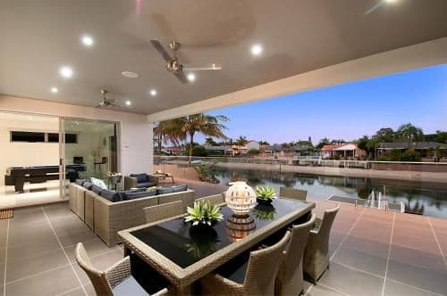 Seven-Bedroom Holiday Home