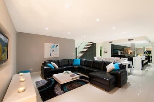 Seven-Bedroom Holiday Home