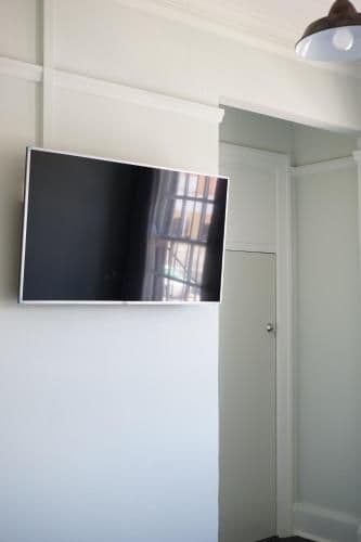 Deluxe King Room with Shared Bathroom
