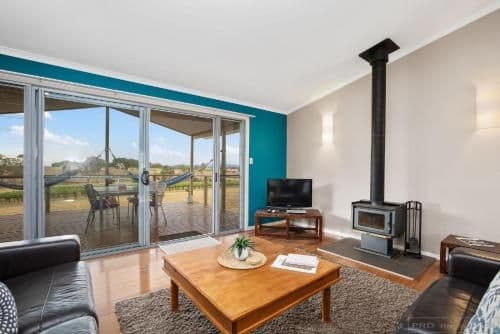 Apartment with Mountain View