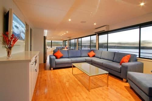 Four-Bedroom Houseboat - Absolute Indulgence 