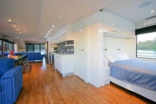 Four-Bedroom Houseboat - Absolute Indulgence 