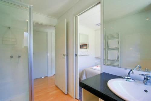 Four-Bedroom Houseboat - Absolute Indulgence 