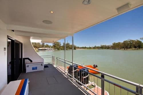 Four-Bedroom Houseboat - Absolute Indulgence 