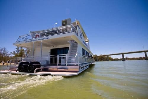 Four-Bedroom Houseboat - Absolute Indulgence 