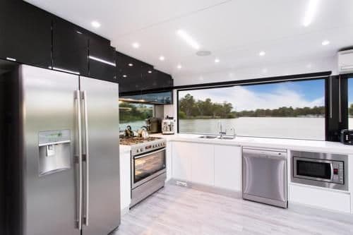 Six-Bedroom Houseboat - Platinum Indulgence