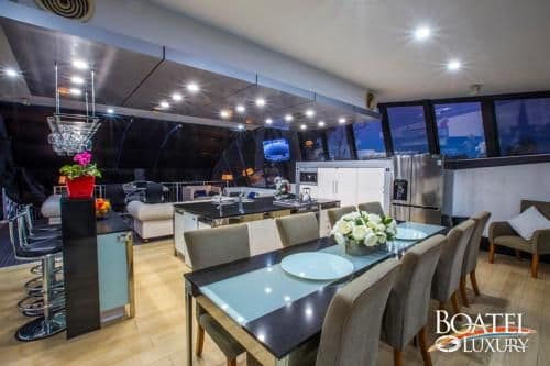 Five-Bedroom Houseboat - Boatel Luxury 