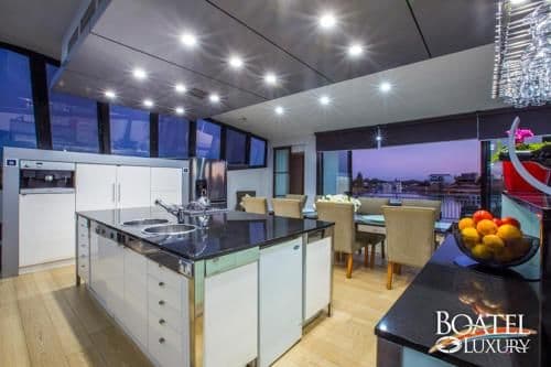 Five-Bedroom Houseboat - Boatel Luxury 