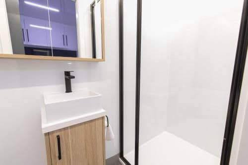 Four-Bedroom Houseboat - Sapphire Indulgence